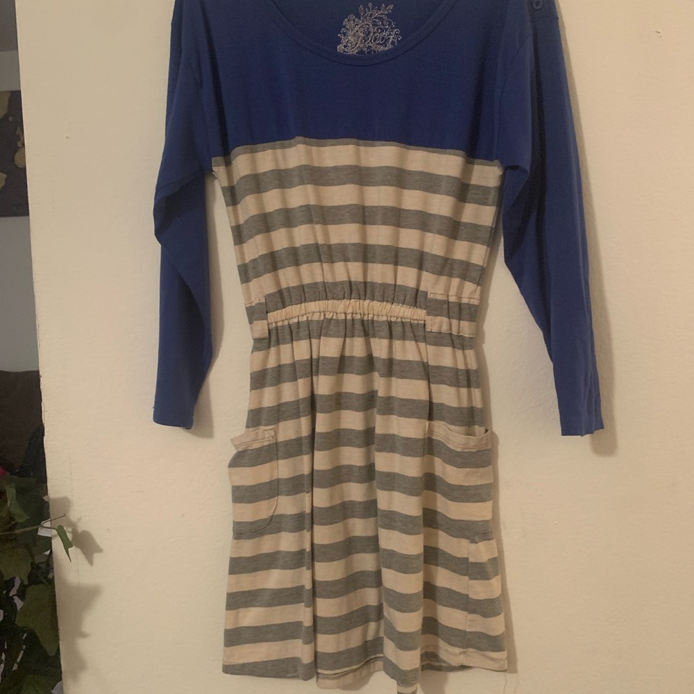 Dress with pockets